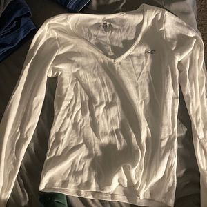 hollister, size large, white v-neckt-shirt, never worn before